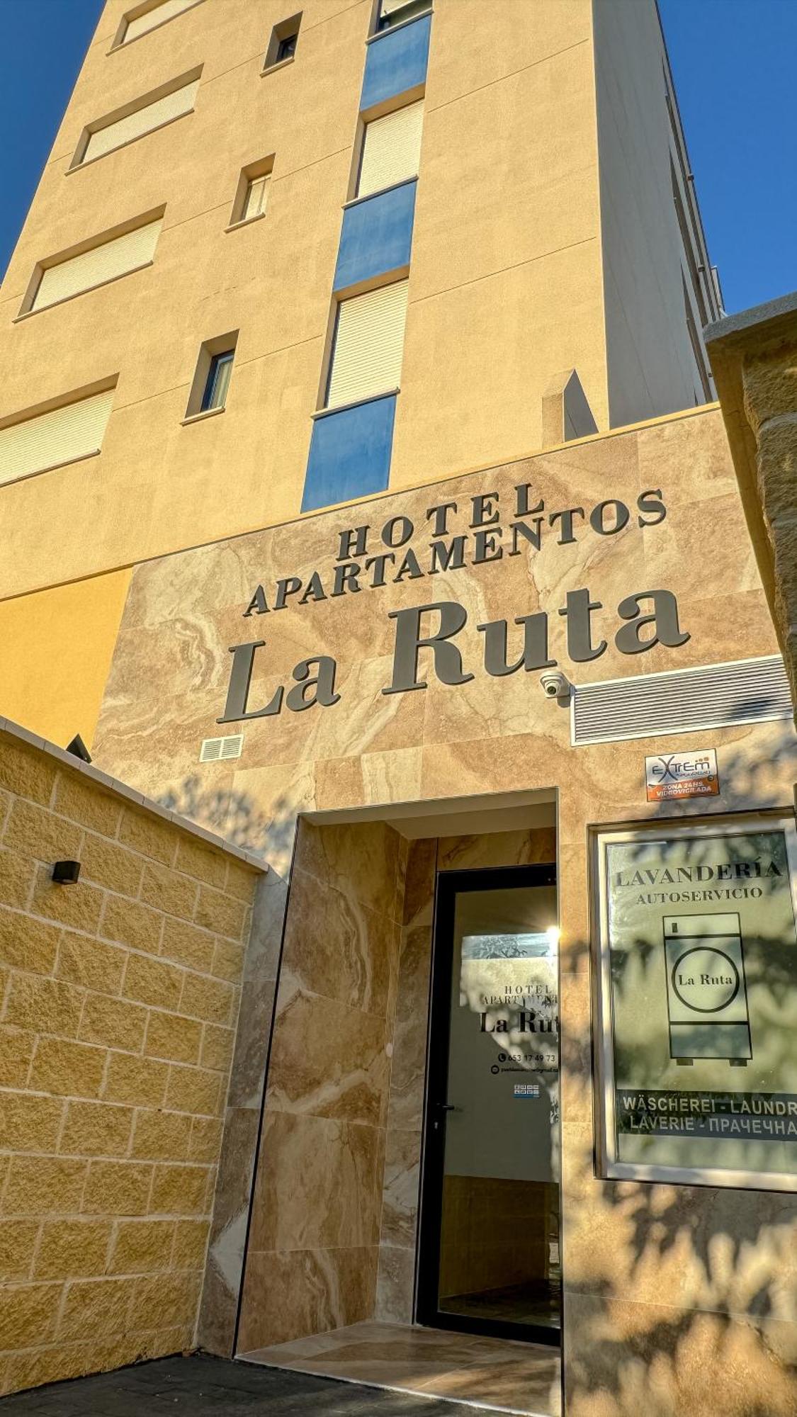 קלפה Apartamentos La Ruta מראה חיצוני תמונה