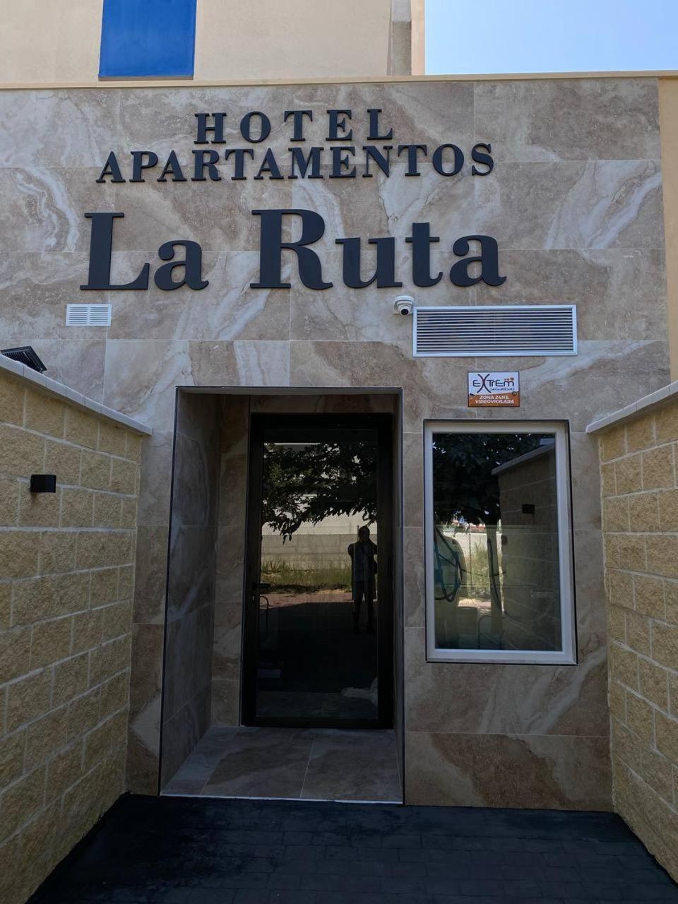 קלפה Apartamentos La Ruta מראה חיצוני תמונה